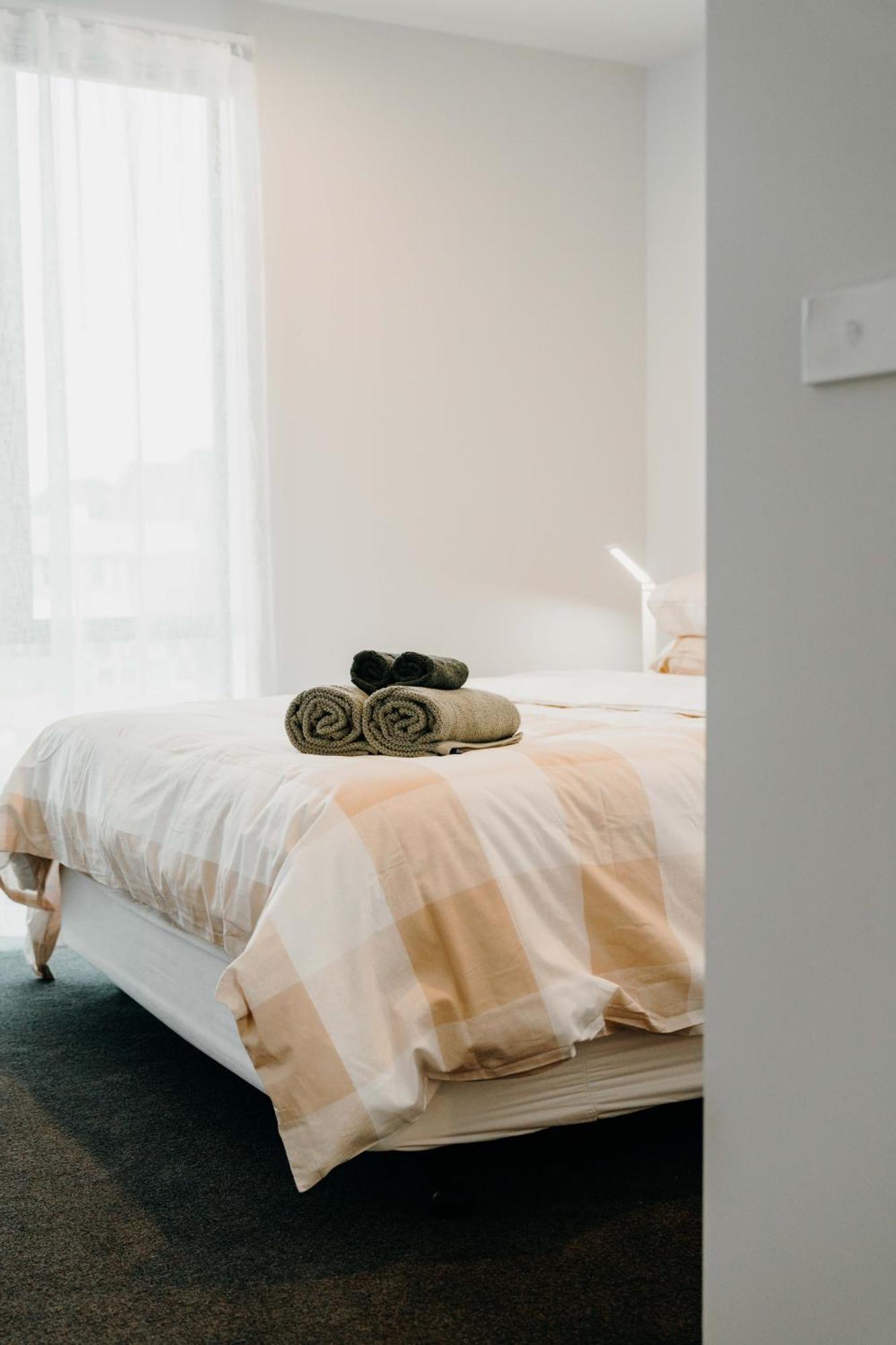 New Townhouse, Heart Of City Centre, 2 Bed 2 Bath, Car Park Christchurch Eksteriør bilde