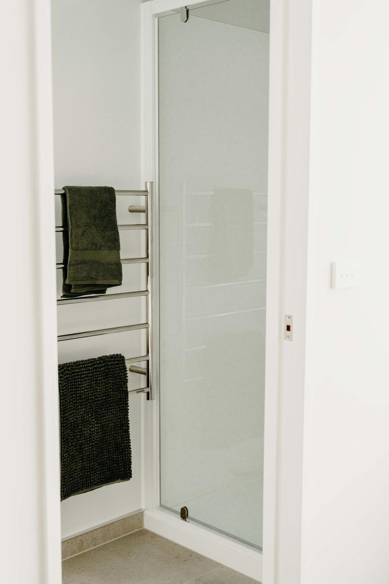 New Townhouse, Heart Of City Centre, 2 Bed 2 Bath, Car Park Christchurch Eksteriør bilde
