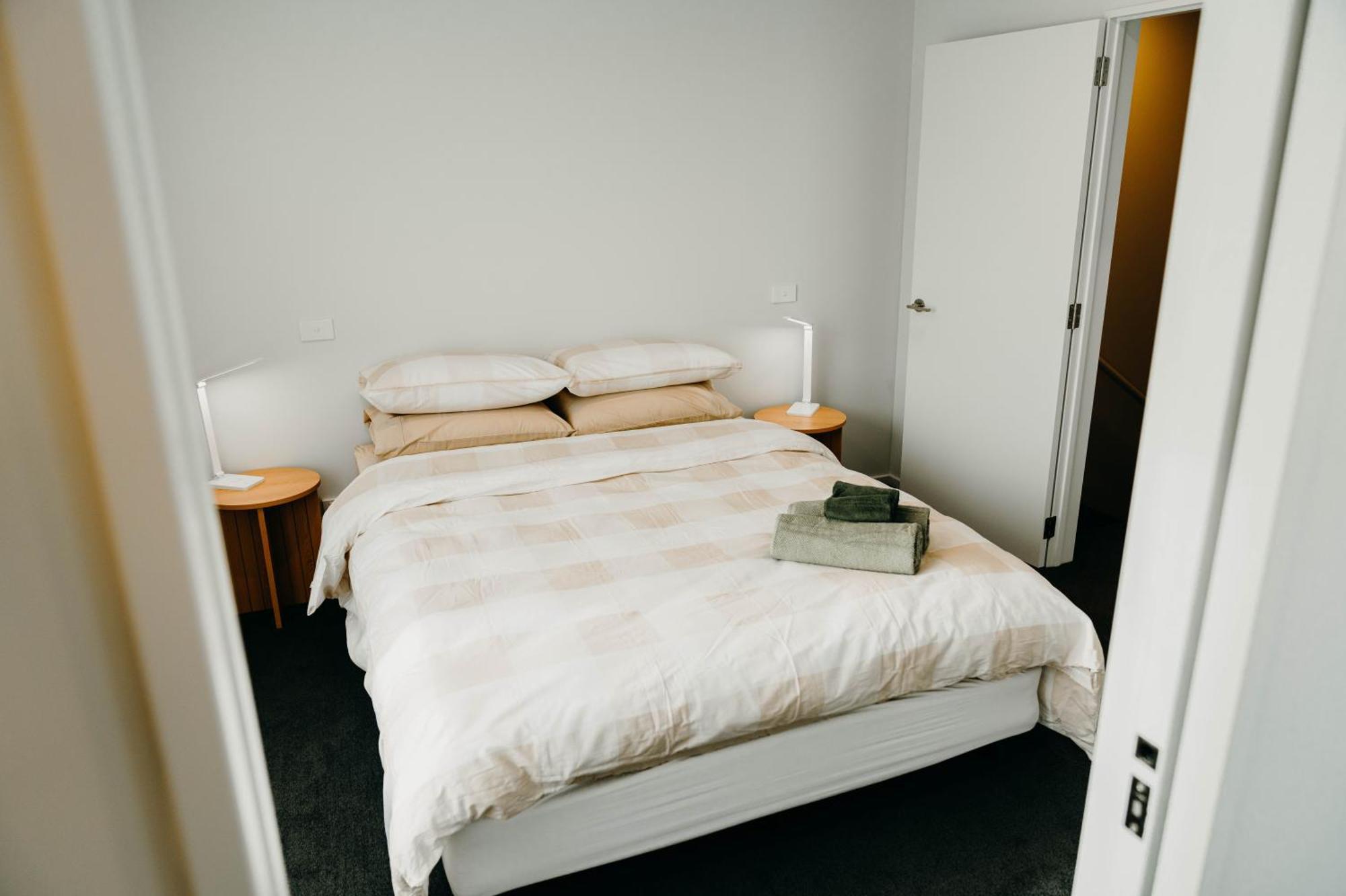 New Townhouse, Heart Of City Centre, 2 Bed 2 Bath, Car Park Christchurch Eksteriør bilde
